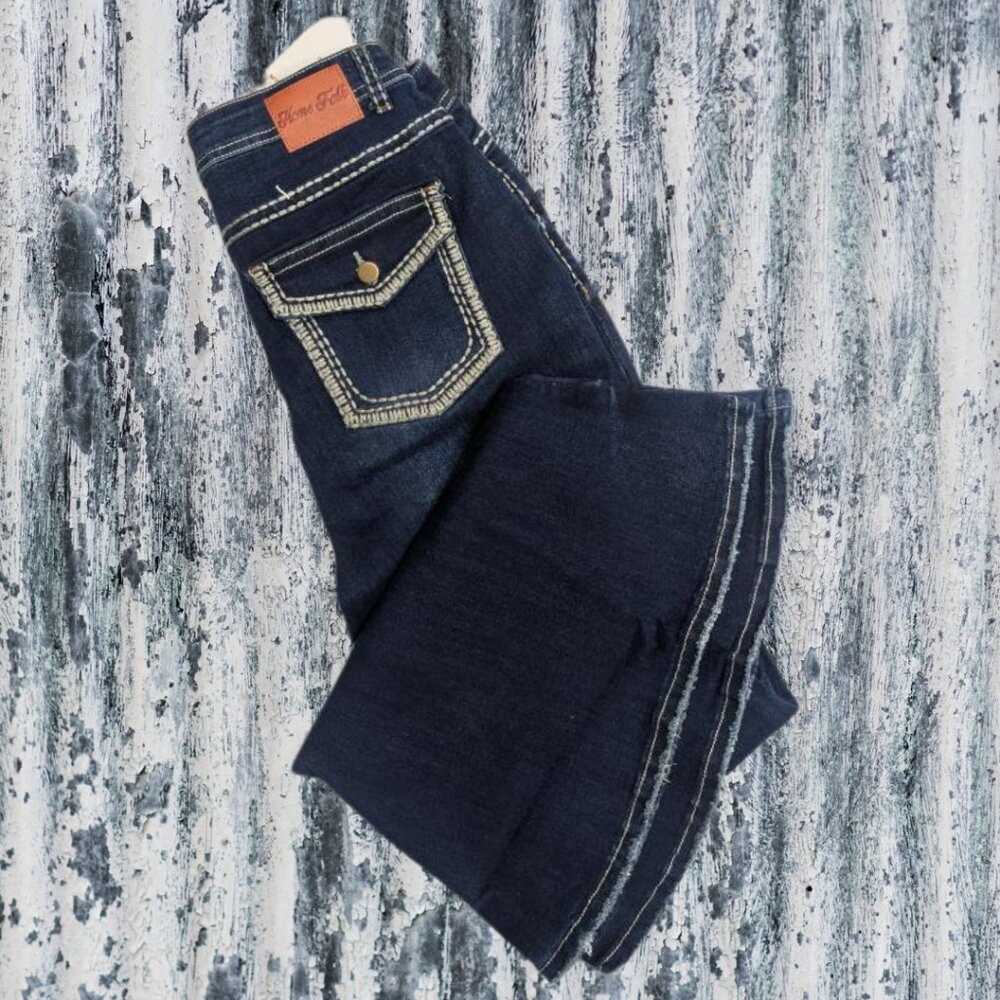 NEW JEANS, FLARES, BOUTIQUE LAINEY WILSON STYLE - Picture 3 of 4